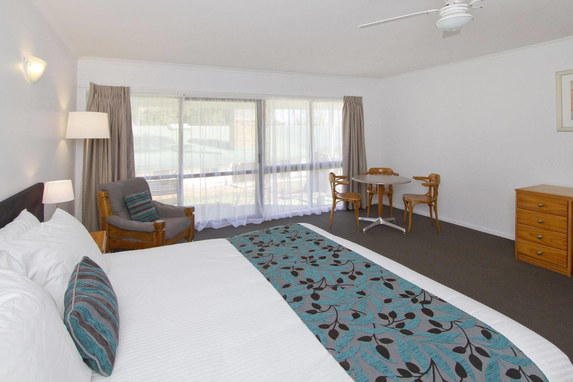 Отель Castaway Norfolk Island Бернт-Пайн Экстерьер фото