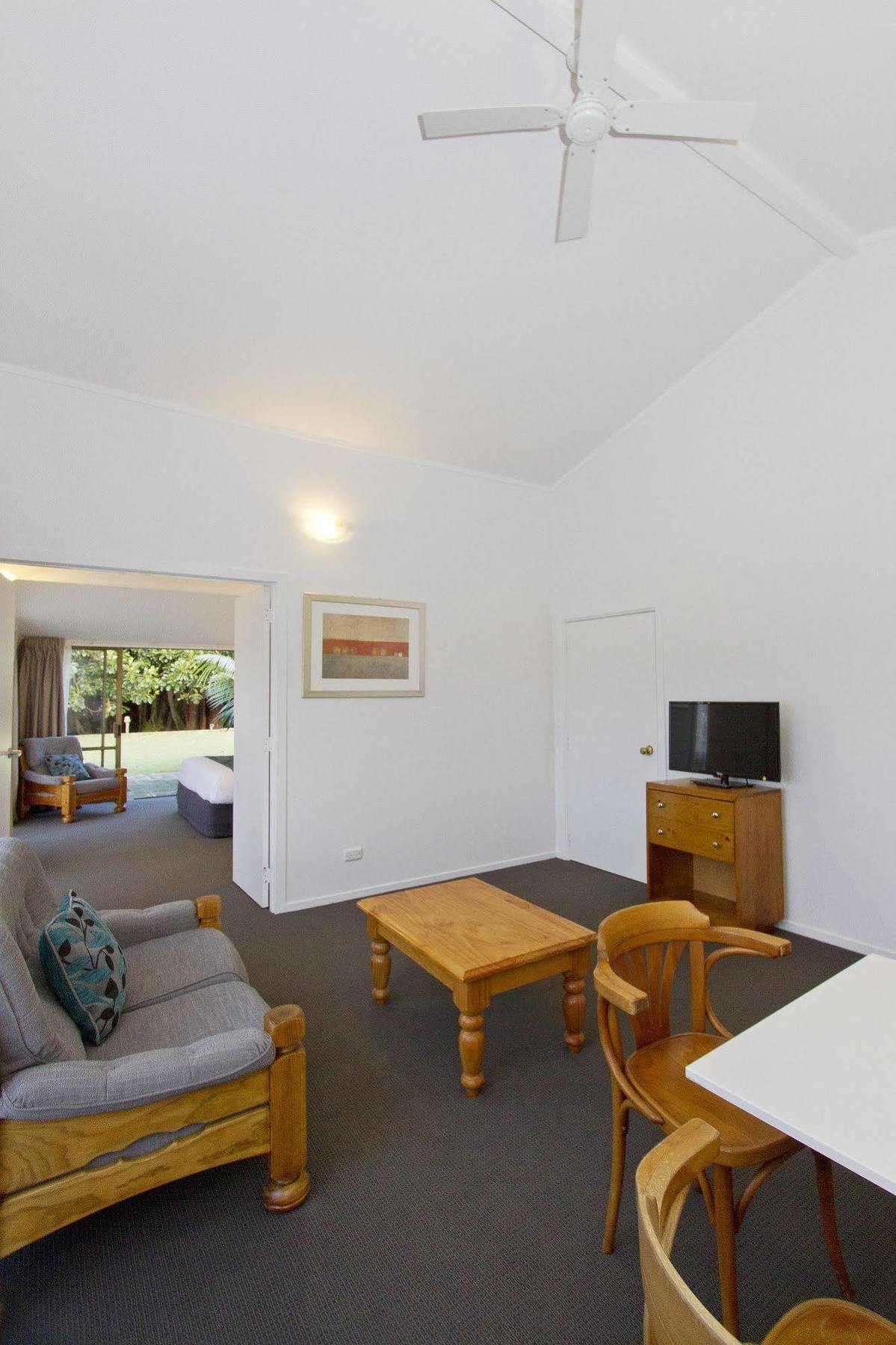 Отель Castaway Norfolk Island Бернт-Пайн Экстерьер фото